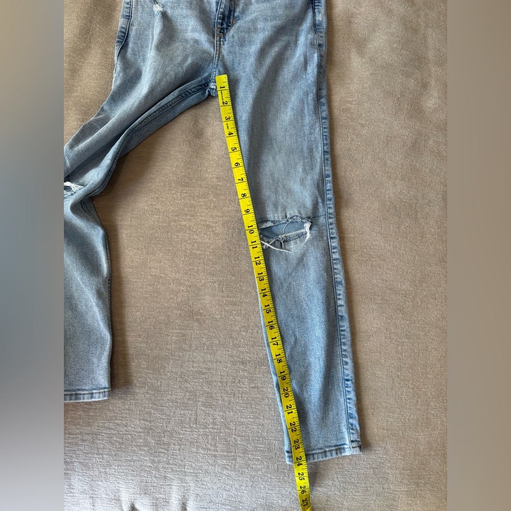 Abercrombie Kids High Rise Jean Legging Light Wash Distressed Jeans 13/14 Short - Picture 8 of 10